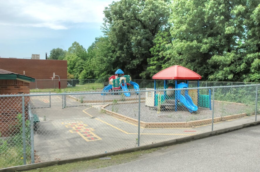 More Photos Of 3675 Riverdale Rd, Memphis Daycare Center For Sale