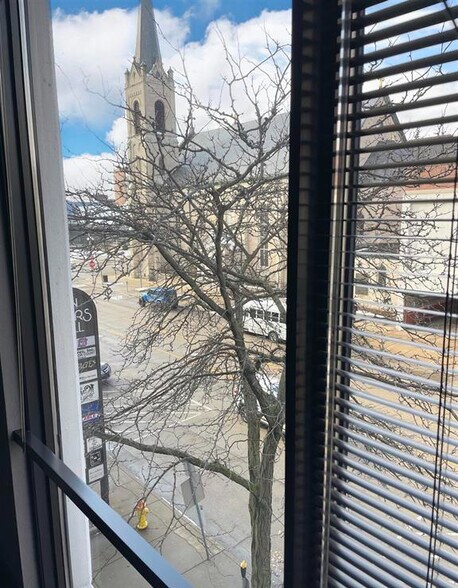 More Photos Of 456 Fulton St, Peoria Office For Sale