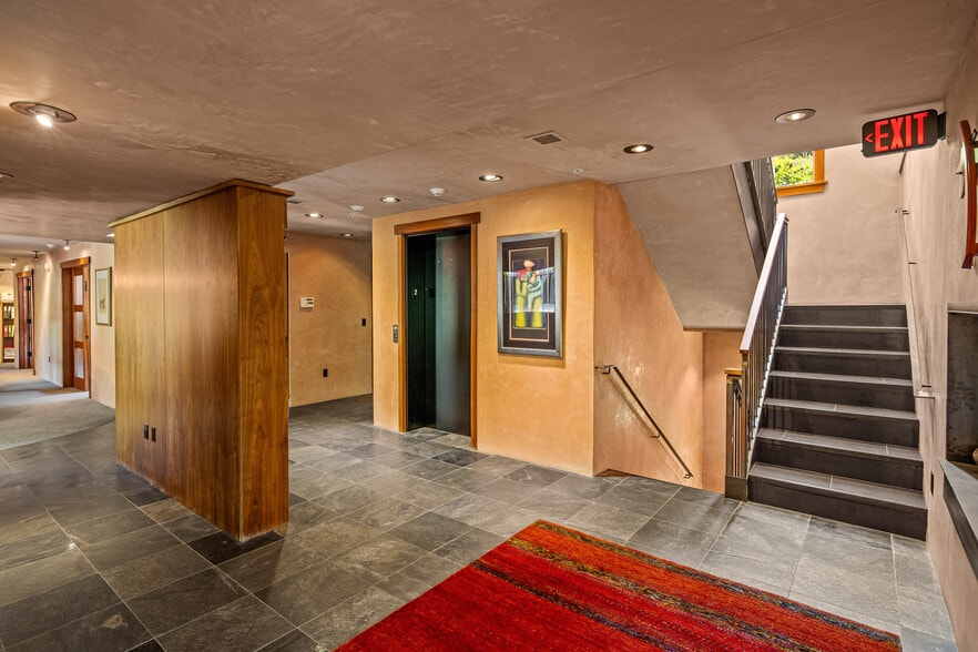 More Photos Of 25 Schnebly Hill Rd, Sedona Freestanding For Sale