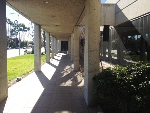 More Photos Of 10605 Balboa Blvd, Granada Hills Medical For Lease