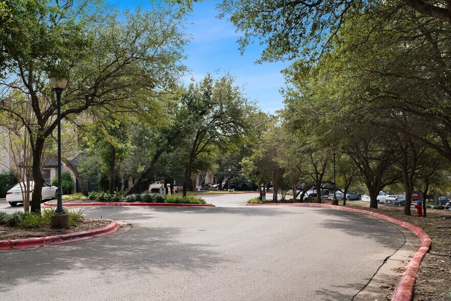 More Photos Of 4407 Bee Caves Rd, West Lake Hills Office Residential For Lease