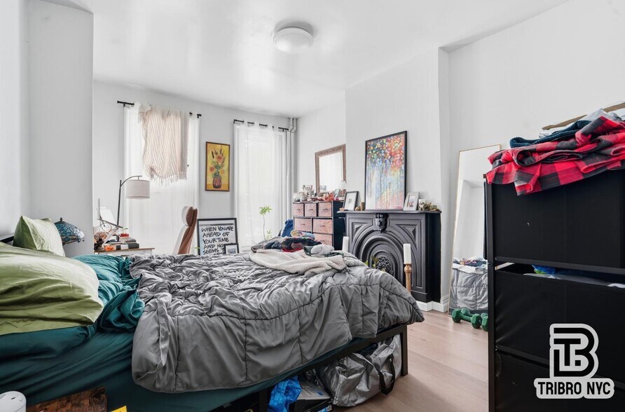 More Photos Of 126 Hall St, Brooklyn Apartments For Sale