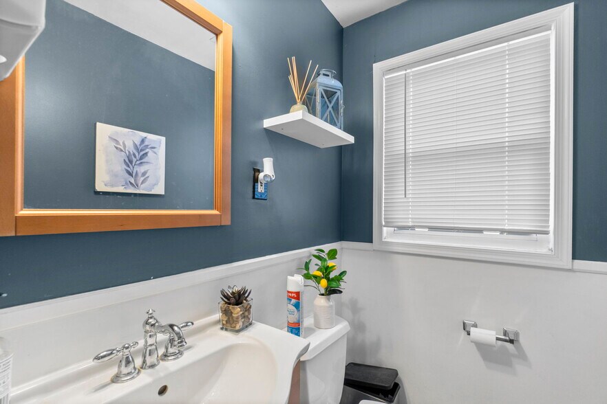 More Photos Of 300 Allegheny Ave, Towson Office For Sale