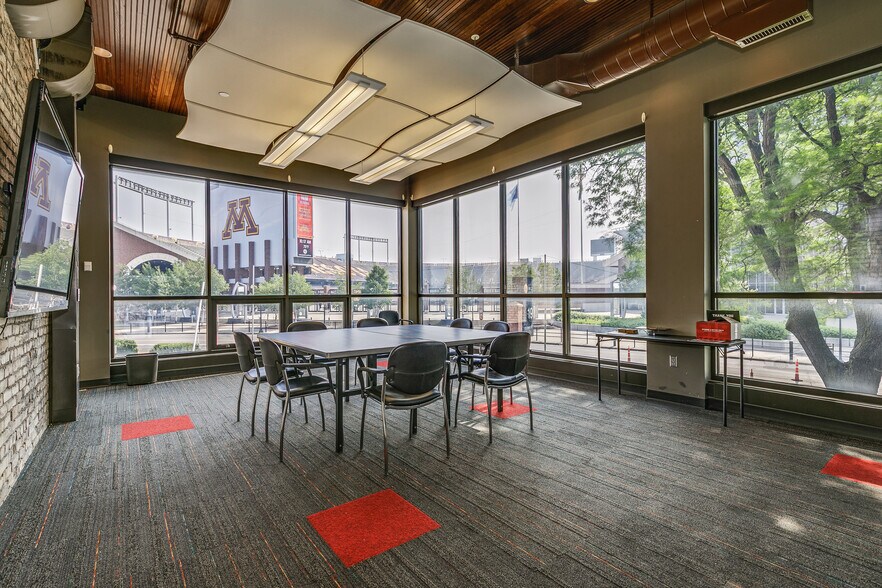 More Photos Of 2001 University Ave SE, Minneapolis General Retail For Sale