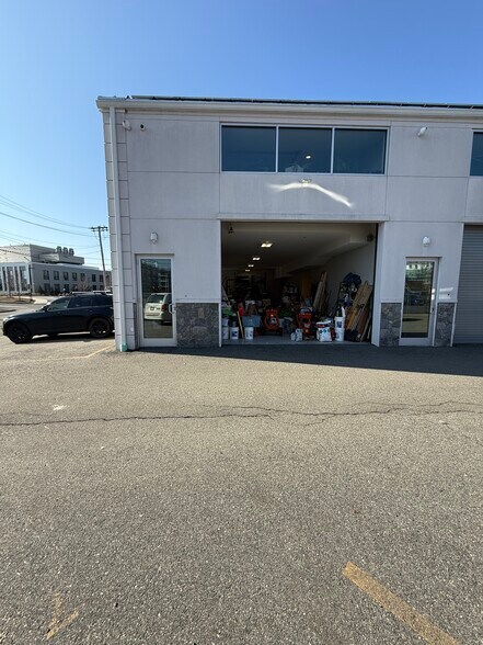 More Photos Of 586 Pleasant St, Watertown Light Distribution For Sale