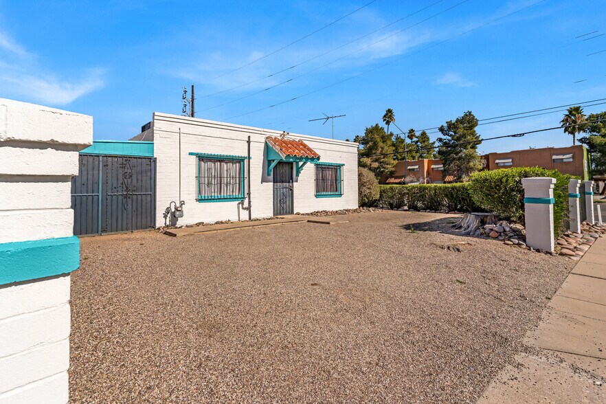 More Photos Of 2901 N Alvernon Way, Tucson Office For Sale