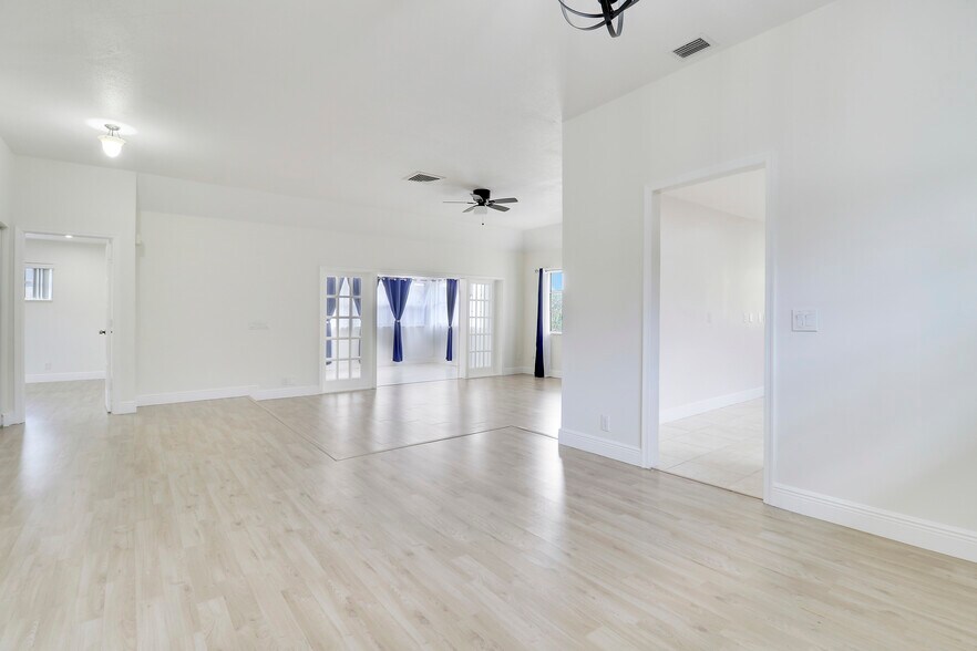 More Photos Of 1426 N Federal Hwy, Lake Worth Beach Office Residential For Lease