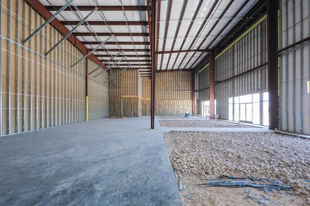 More Photos Of 102 Floral Blvd, Laredo General Retail For Lease