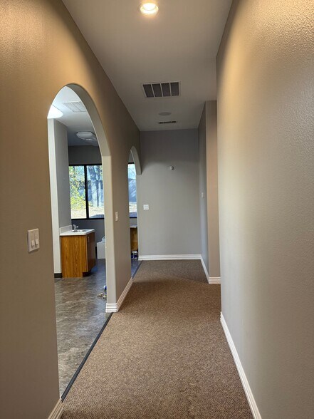 More Photos Of 1716 Chadwick Ct, Hurst Medical For Sale