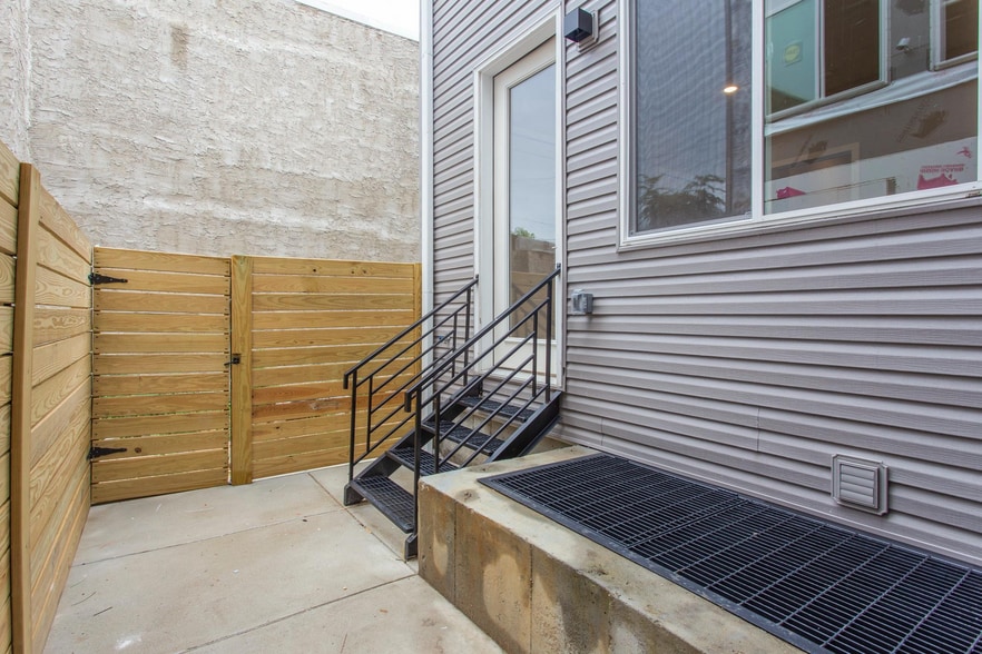 More Photos Of 2010 N 8th St, Philadelphia Apartments For Sale