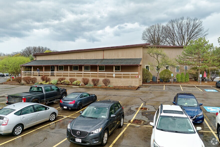 More Photos Of 1 Grove St, Pittsford Office For Lease
