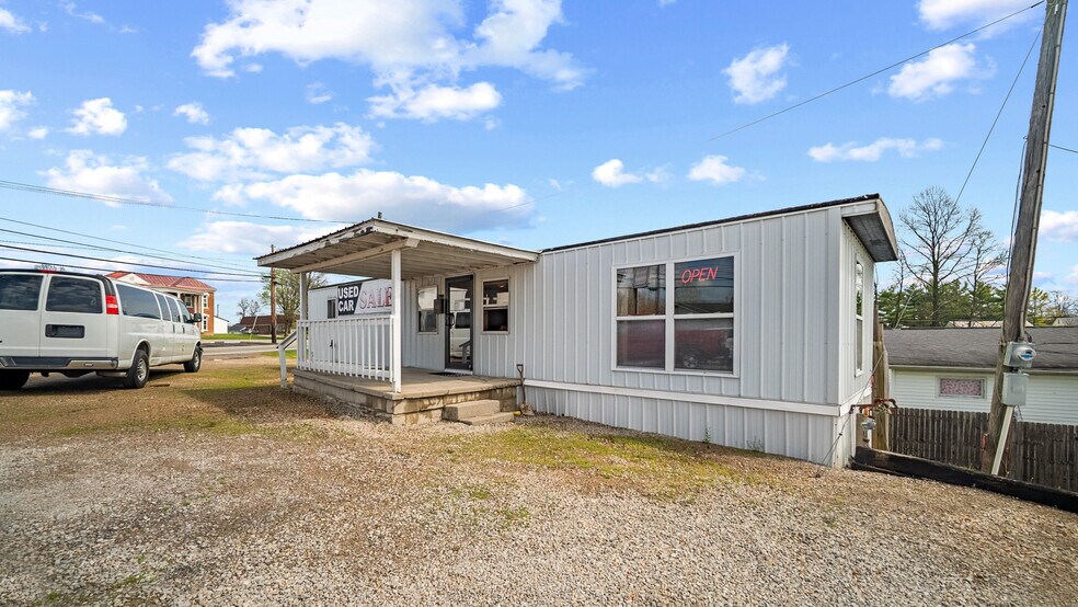 More Photos Of 601 E Main St, West Union Land For Sale