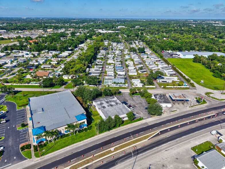 More Photos Of 1357 N Tamiami Trl, North Fort Myers General Retail For Sale
