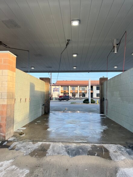 More Photos Of 12343 West Ave, San Antonio General Retail For Sale