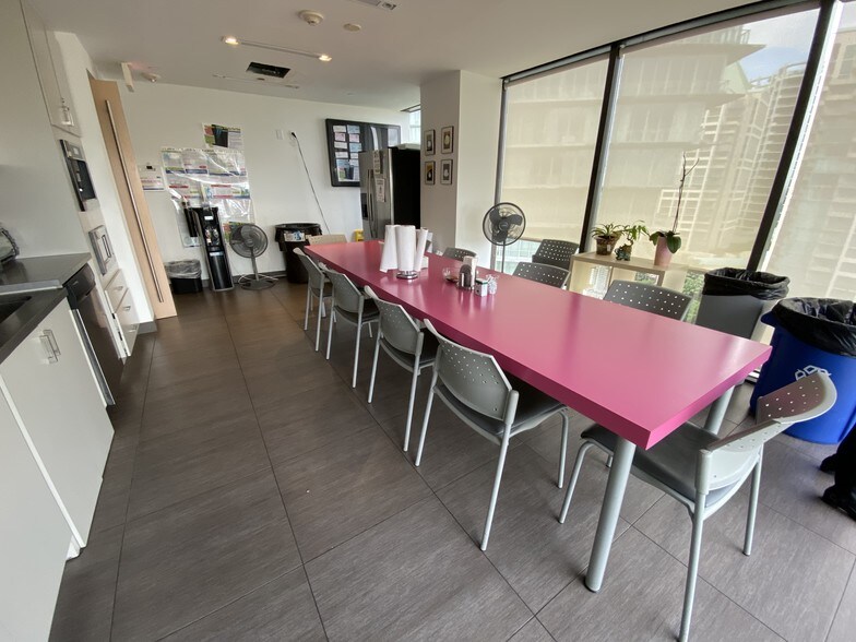 More Photos Of 2665 S Bayshore Dr, Coconut Grove Office For Lease