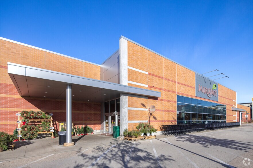 More Photos Of 2323 Capital Dr, Northbrook Supermarket For Lease