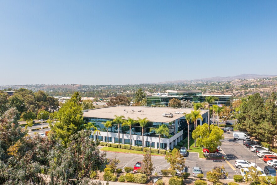 More Photos Of 175 N Riverview Dr, Anaheim Loft Creative Space For Sale