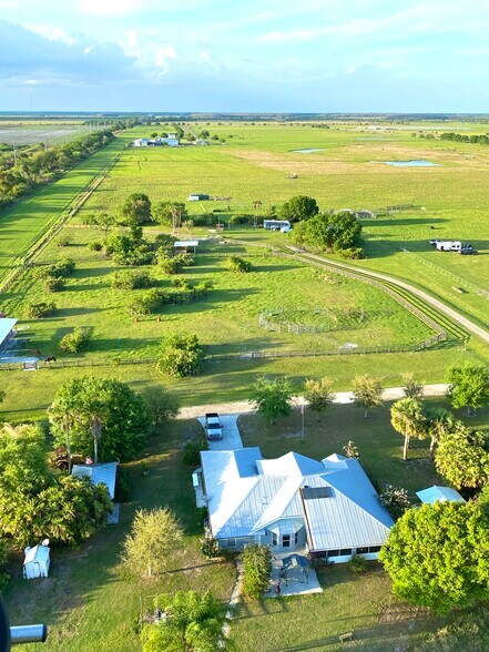 More Photos Of 12245 NE 56th Ave, Okeechobee Airplane Hangar For Sale