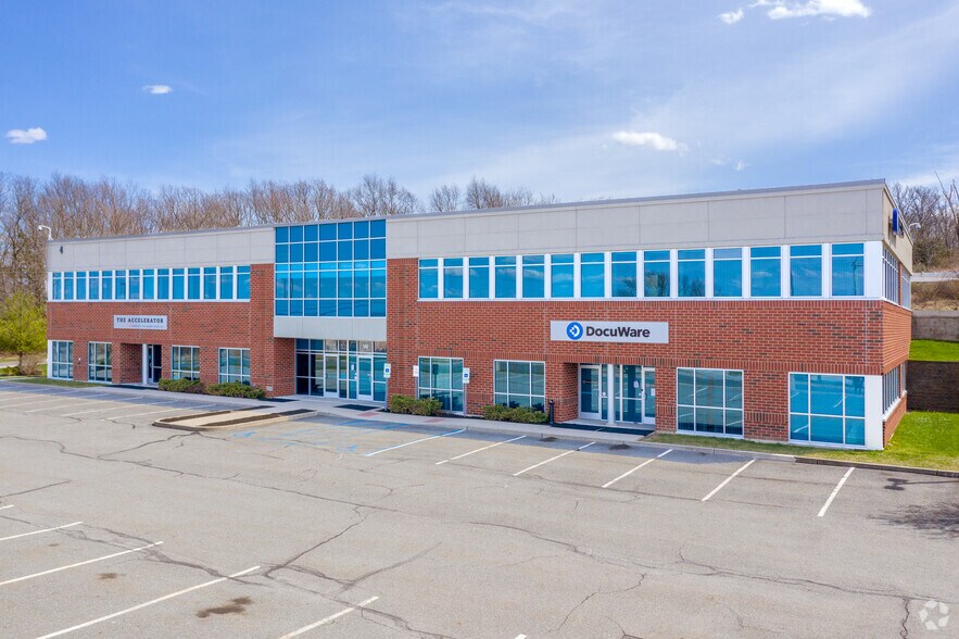 More Photos Of 4 Crotty Ln, New Windsor Township Medical For Lease