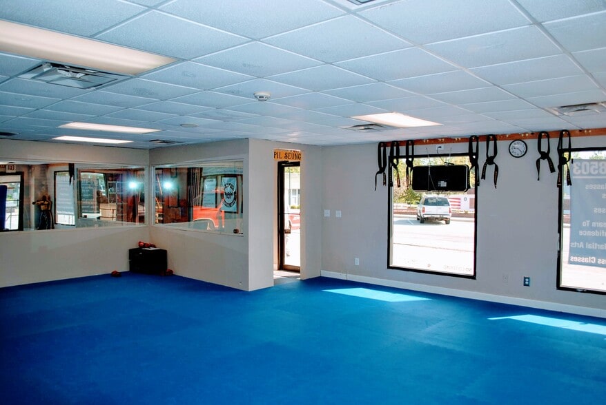 More Photos Of 6003 Main St, Lula Storefront Retail Office For Sale