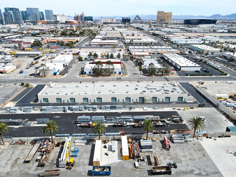 More Photos Of 5045 Rogers St, Las Vegas Showroom For Lease