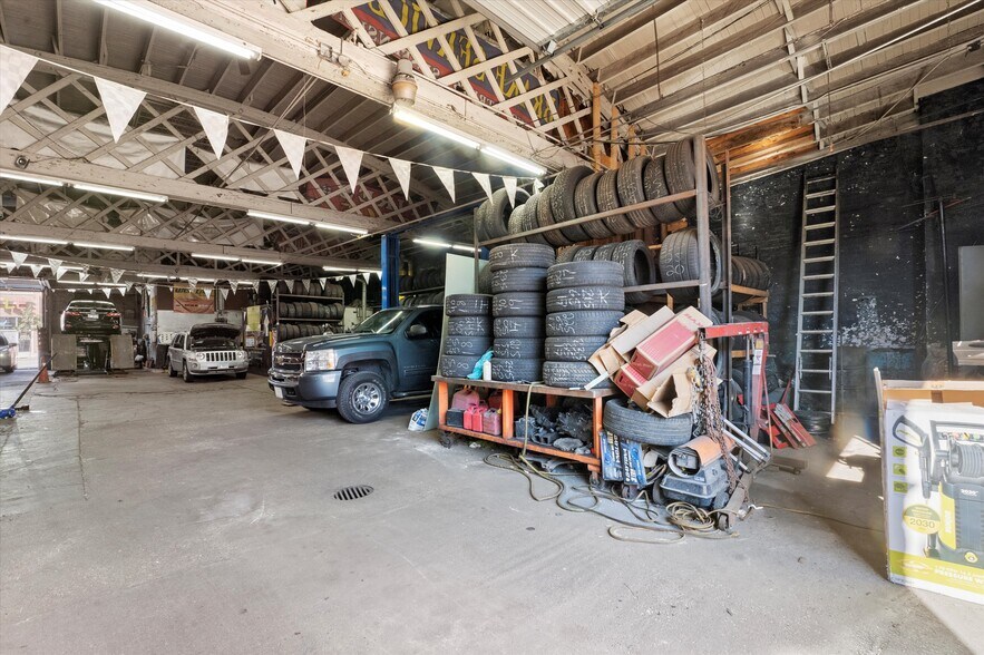 More Photos Of 2447 S Pulaski Ave, Chicago Warehouse For Sale