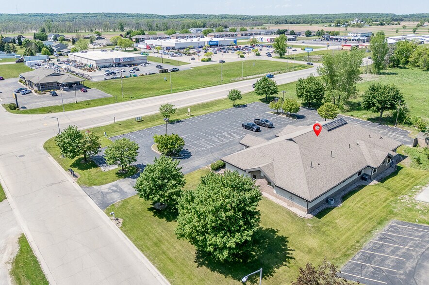 More Photos Of 1620 N Shawano St, New London Medical For Lease