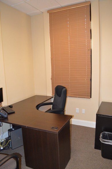 More Photos Of 2820 S Jones Blvd, Las Vegas Office For Sale