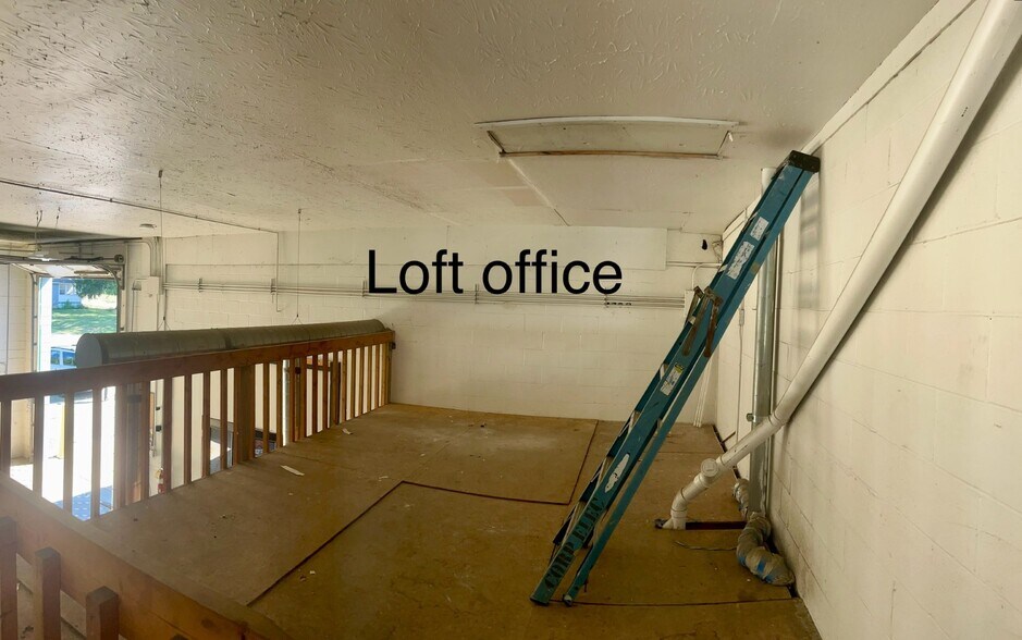 More Photos Of 378 S Van Buren St, Barberton Industrial For Lease