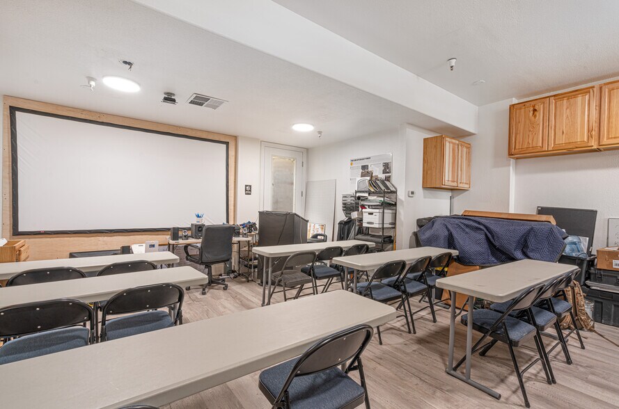 More Photos Of 220 Windsor River Rd, Windsor Apartments For Sale