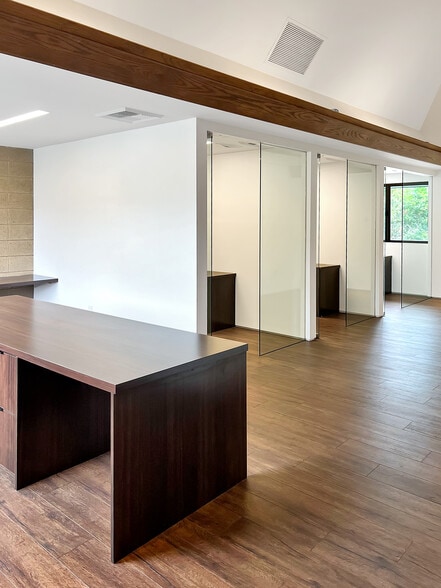 More Photos Of 318 E Glenoaks Blvd, Glendale Office For Lease