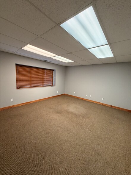 More Photos Of 725 E Bayley, Wichita Warehouse For Lease
