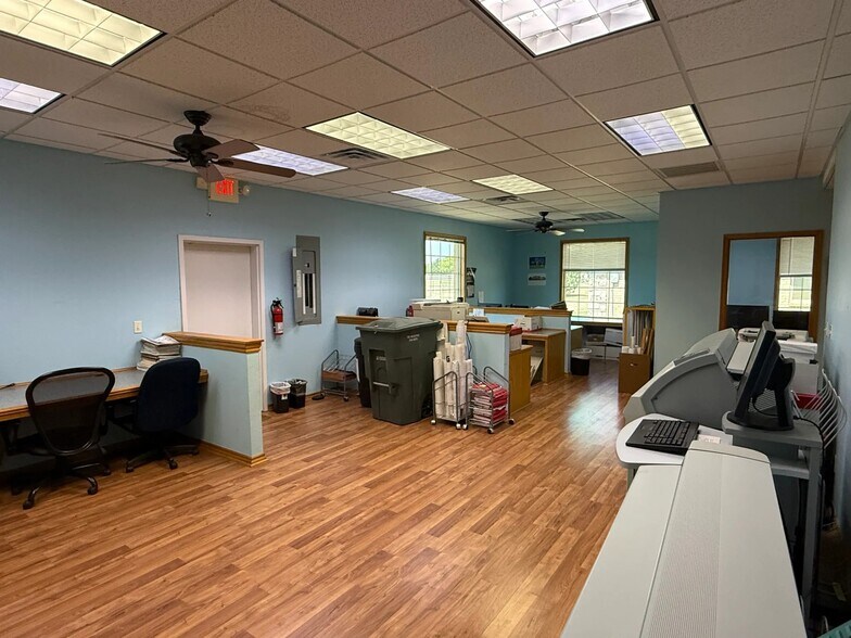 More Photos Of 2240 NW 164th St, Edmond Office For Sale