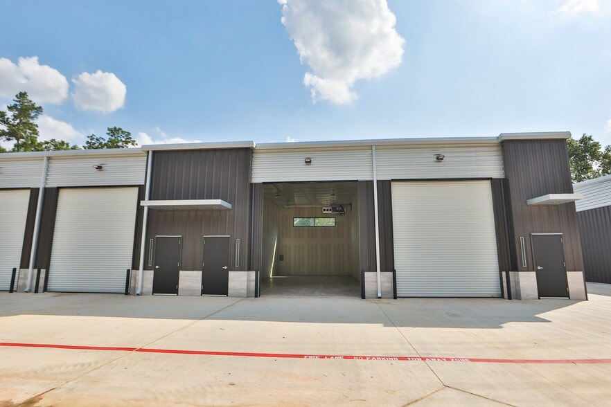 More Photos Of 12402 Malcomson Rd, Houston Self Storage For Sale