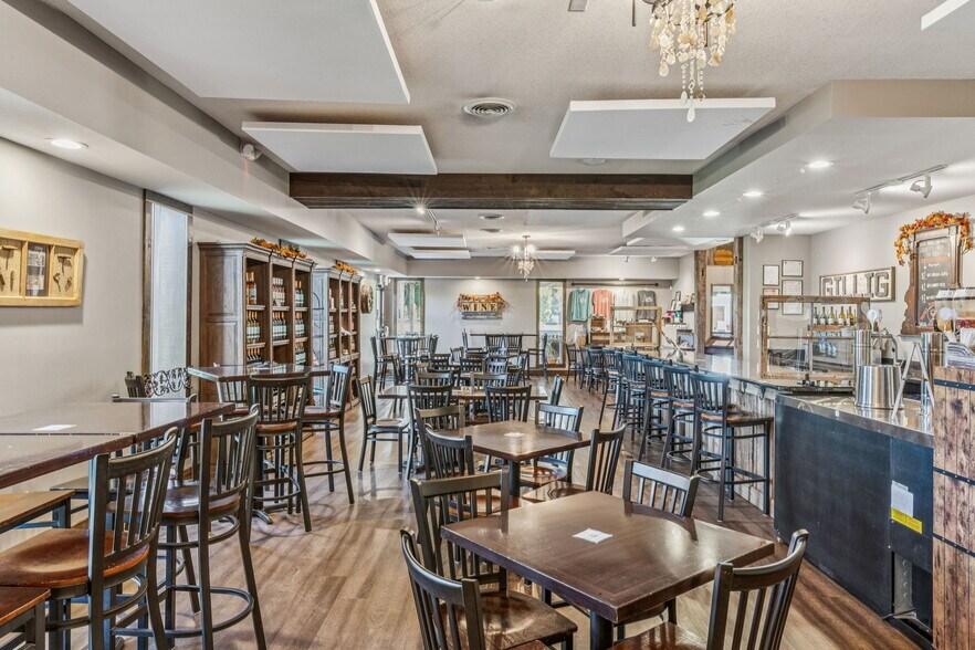 More Photos Of 1720 North Ridge Rd, Findlay General Retail For Sale