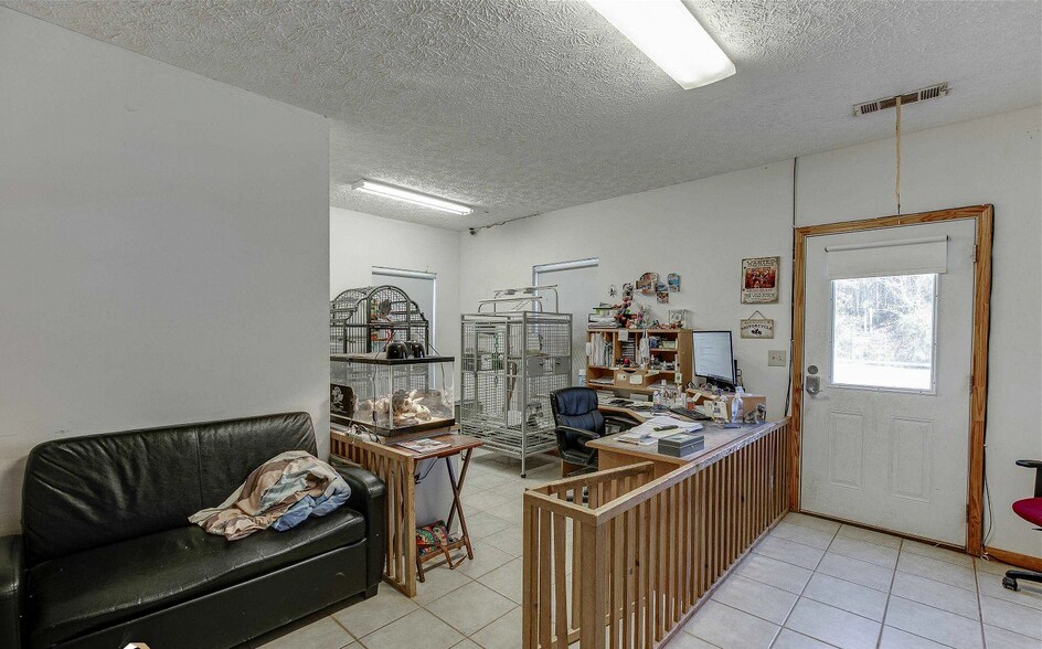 More Photos Of 603 Nix Rd, Alto Specialty For Sale