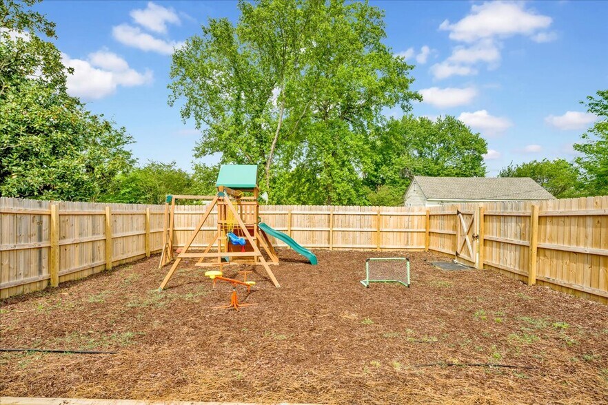 More Photos Of 607 12th Ave SW, Alabaster Specialty For Sale