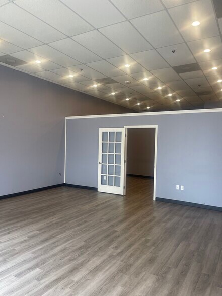 More Photos Of 179 Hancock St, Gallatin Storefront For Lease