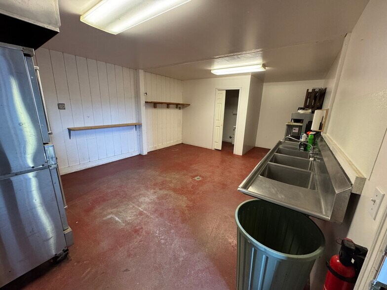 More Photos Of 14285 Laconner Whitney rd, Mount Vernon General Retail For Lease