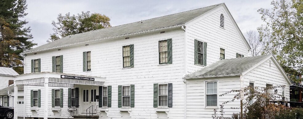 More Photos Of 425 Main St, Franklin Funeral Home For Sale