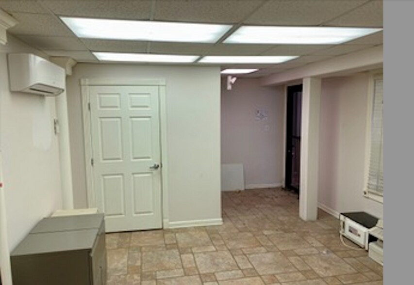 More Photos Of 220 W Davis St, Conroe Medical For Lease