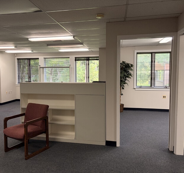 More Photos Of 5397 Twin Knolls Rd, Columbia Office Residential For Sale