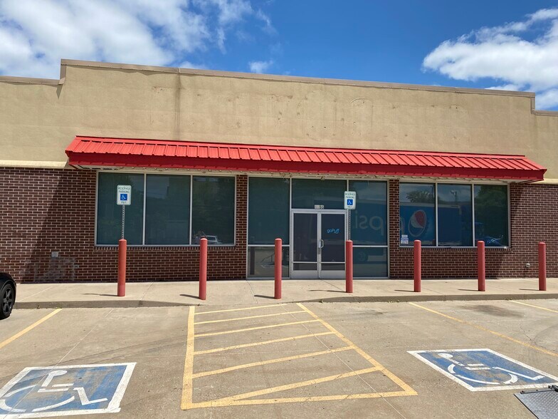 More Photos Of 6655 S Peoria Ave, Tulsa Freestanding For Lease