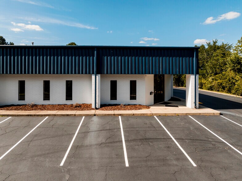 More Photos Of 510 Corliss St, Greensboro Light Manufacturing For Lease