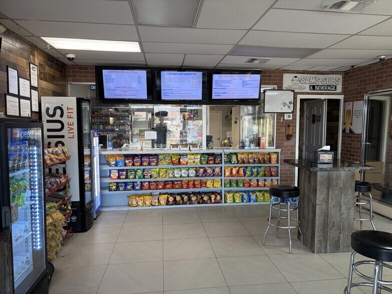 More Photos Of 1711-1759 N Powerline Rd, Pompano Beach Showroom For Lease