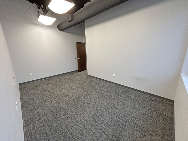 More Photos Of 10791 S 72nd St, Papillion Office For Sale