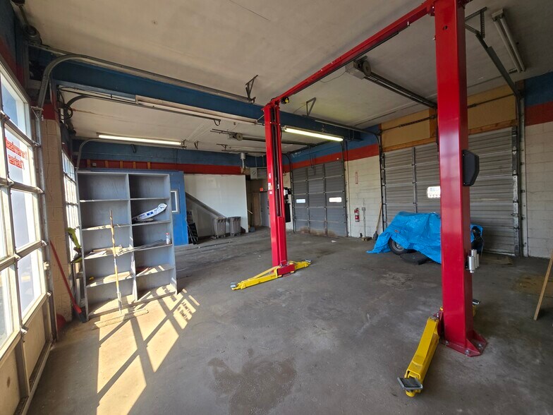 More Photos Of 9360 State Route 43, Streetsboro Auto Repair For Sale