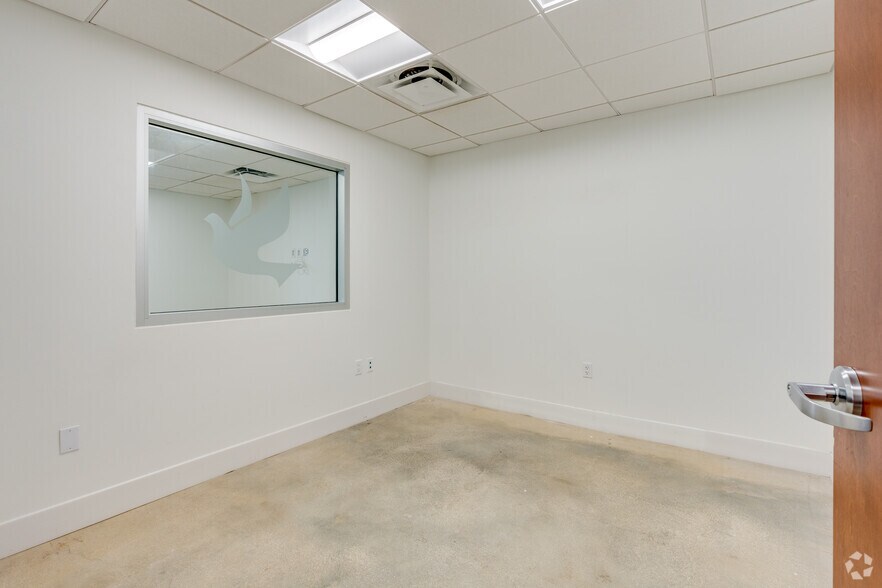 More Photos Of 6900 SW 80th St, Miami Medical For Sale