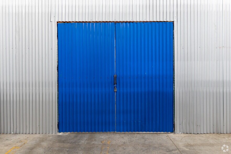 More Photos Of 2507 Investors Row, Orlando Distribution For Lease