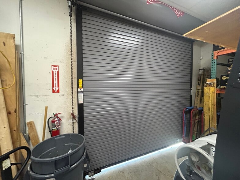 More Photos Of 2864 Roosevelt Blvd, Clearwater Showroom For Lease
